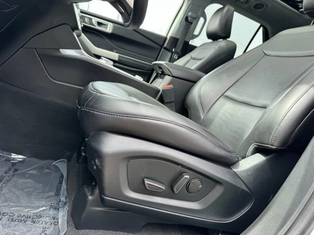 Certified 2022 Ford Explorer XLT w/ Equipment Group 202A AWD/4WD image 12