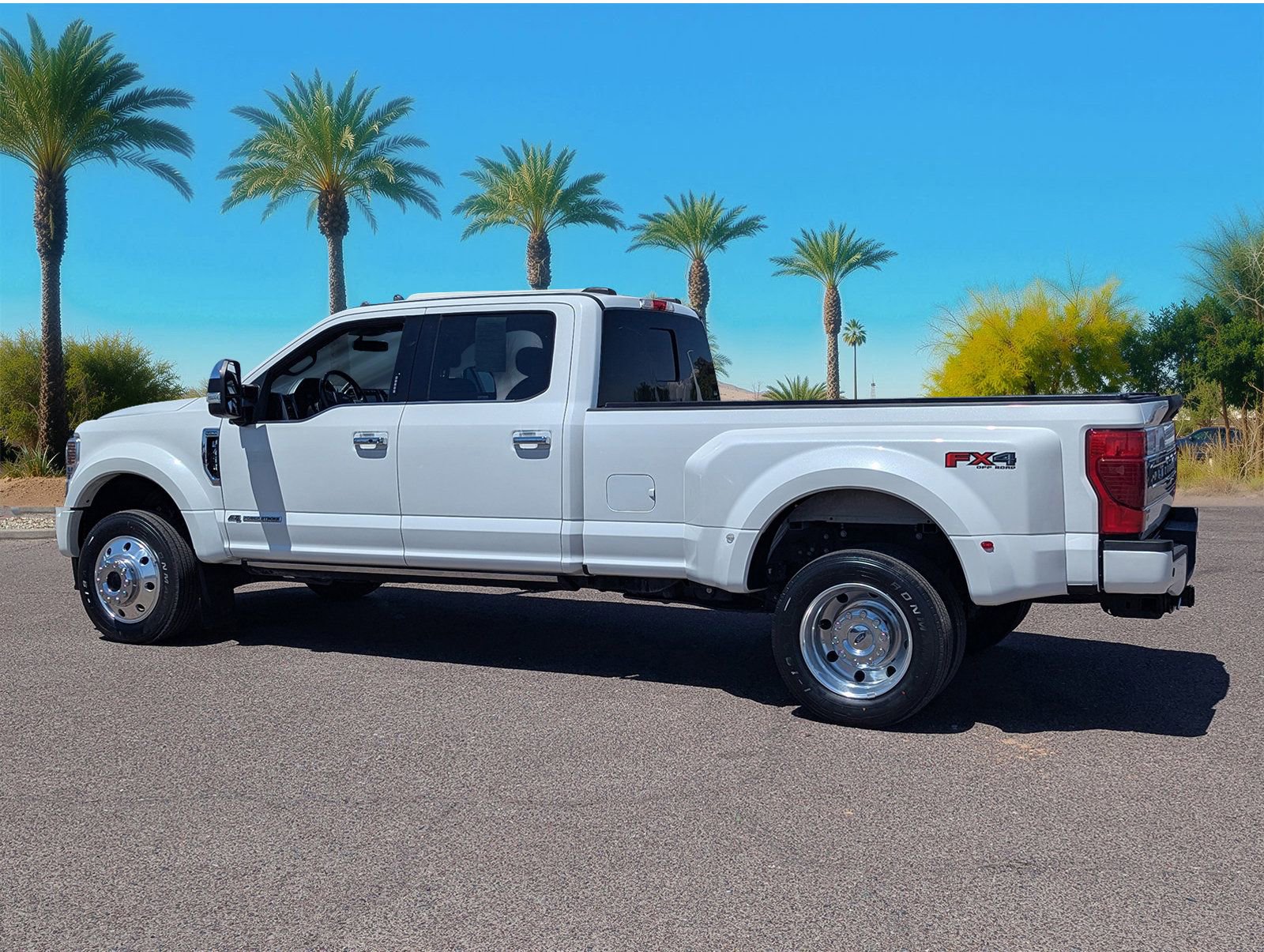 Certified 2021 Ford F450 Platinum w/ FX4 Off-Road Package AWD/4WD image 3