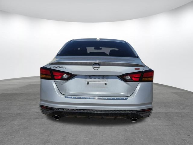 Used 2023 Nissan Altima 2.5 SR w/ SR Premium Package image 3
