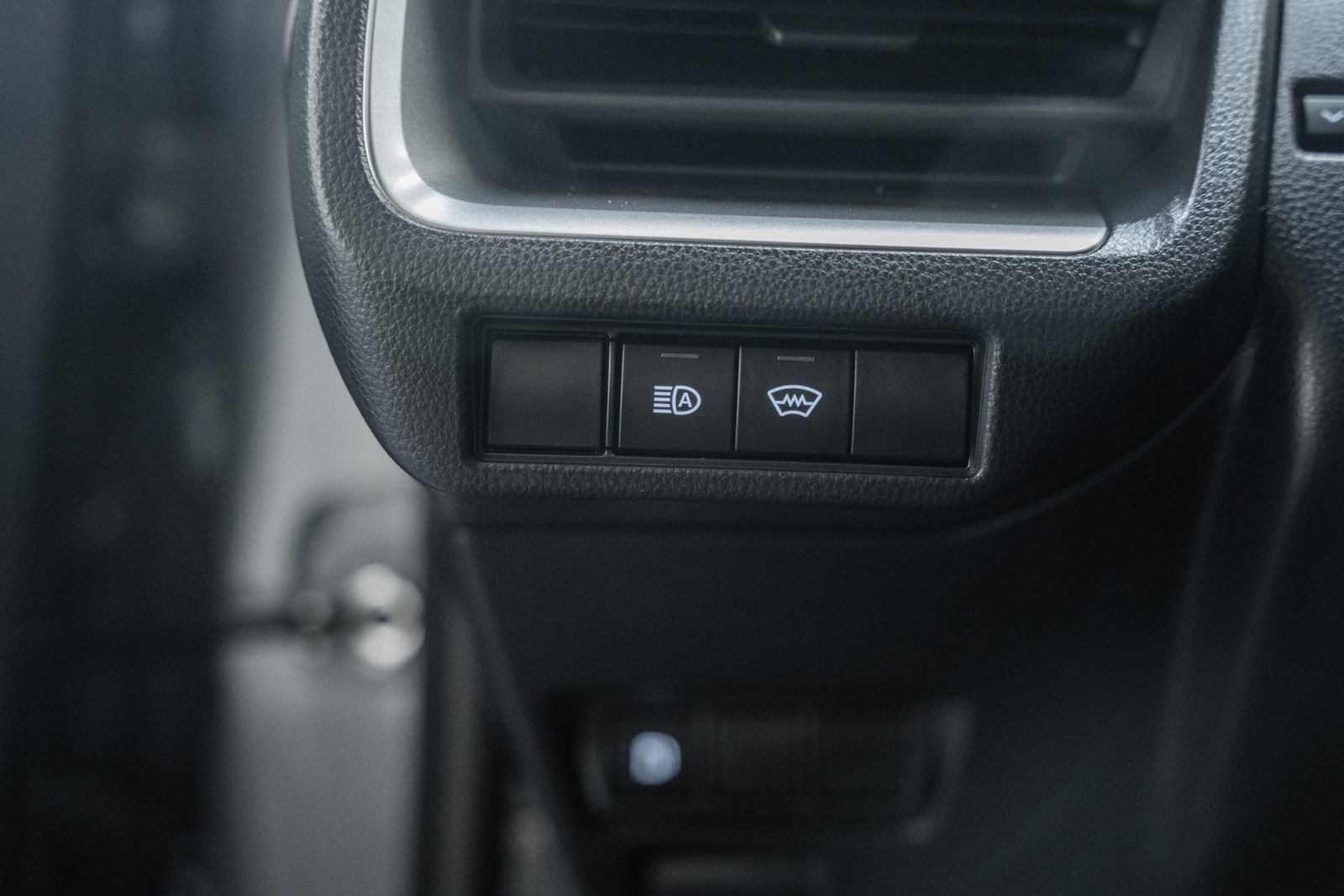 Used 2024 Toyota Prius LE FWD image 37