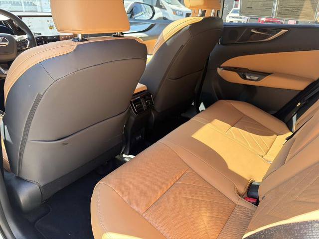 Used 2026 Lexus NX 450h+ AWD w/ Luxury Package image 12