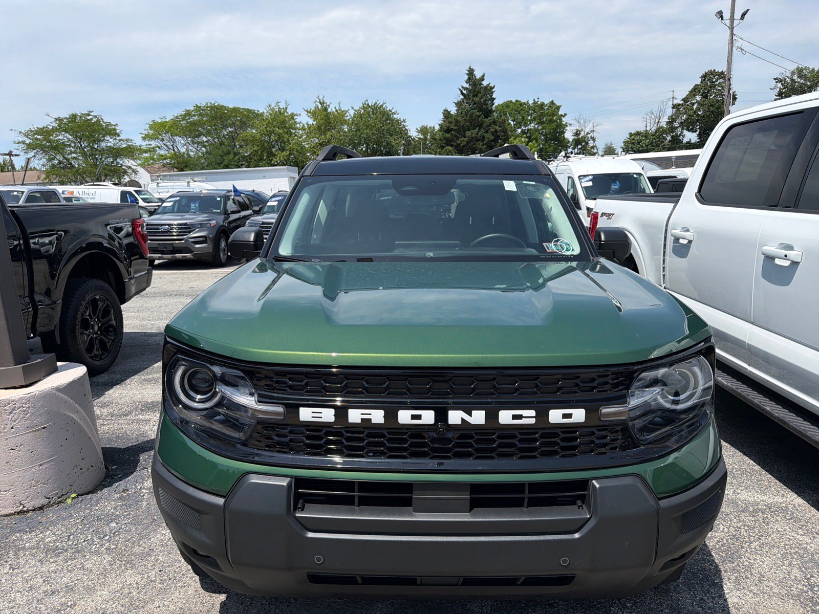 Certified 2025 Ford Bronco Sport Outer Banks w/ Outer Banks Tech Package+ AWD/4WD image 2