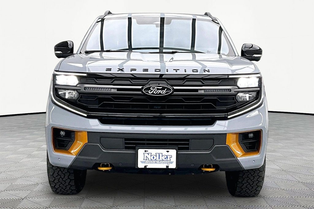 Certified 2025 Ford Expedition Tremor AWD/4WD image 3