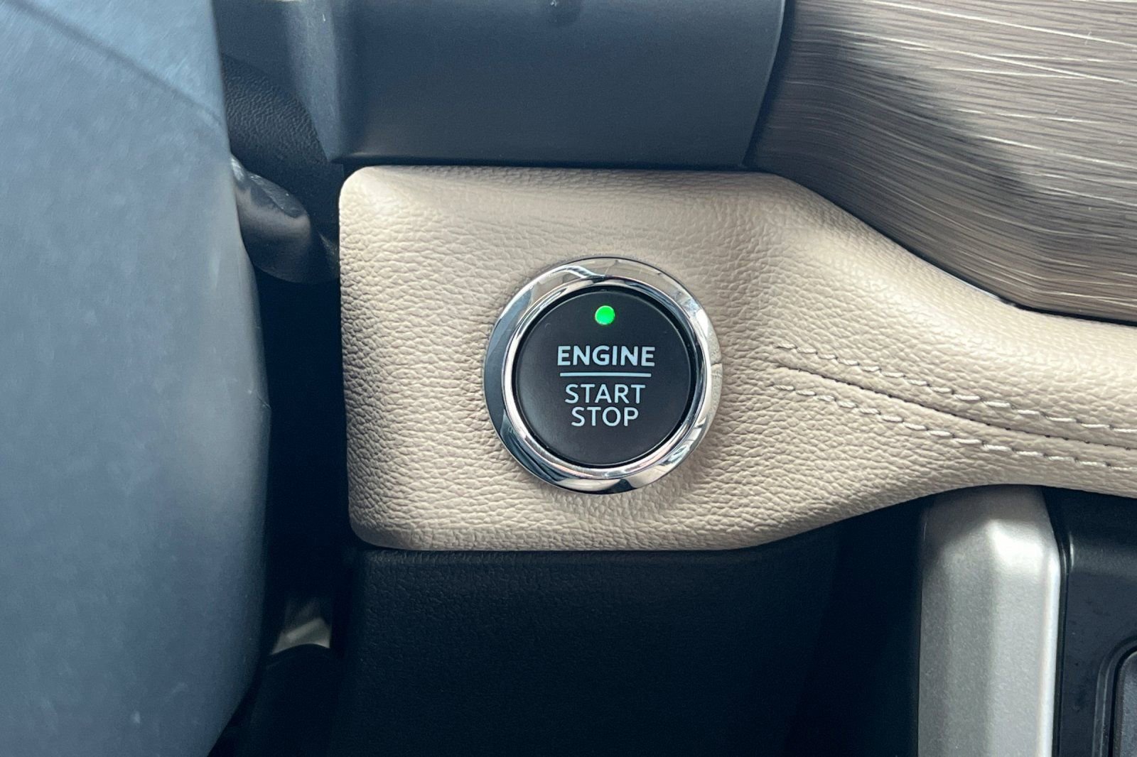 Certified 2024 Ford Expedition Limited image 26