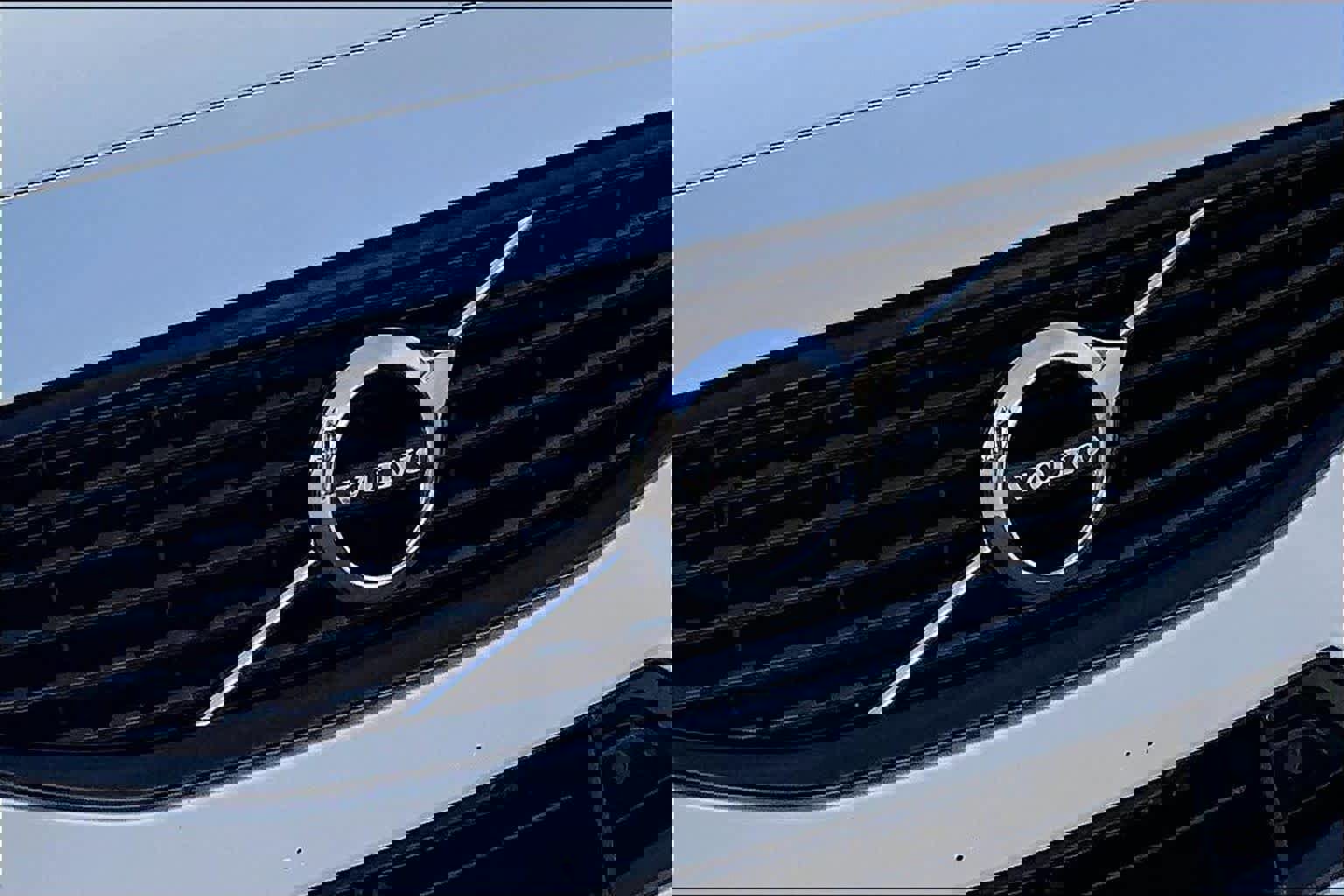 Used 2022 Volvo S60 B5 R-Design image 29