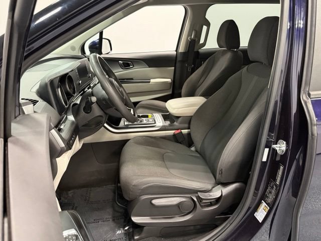 Used 2023 Kia Carnival LX FWD image 14