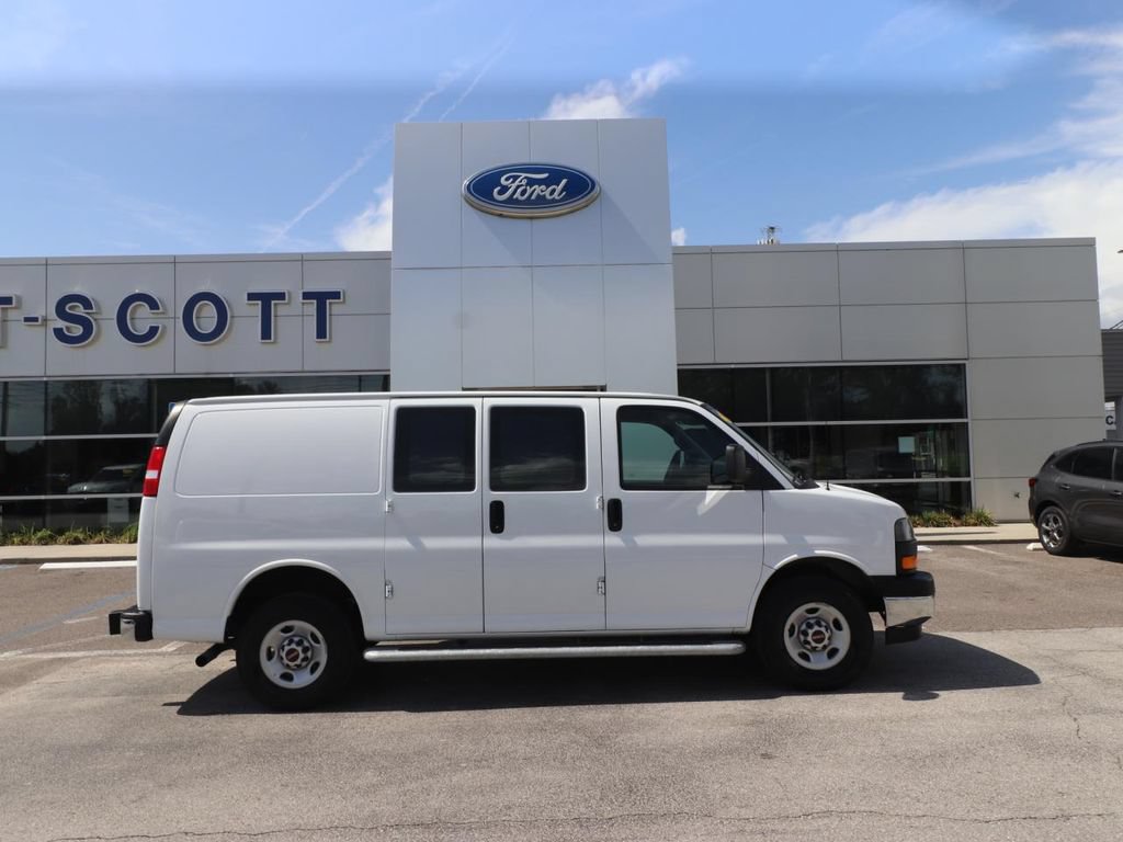 Used 2024 GMC Savana 2500 w/ Driver Convenience Package RWD image 17