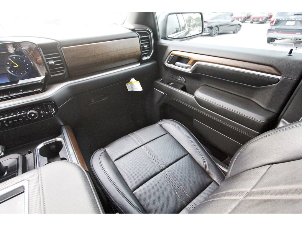 Used 2022 Chevrolet Silverado 1500 High Country image 13