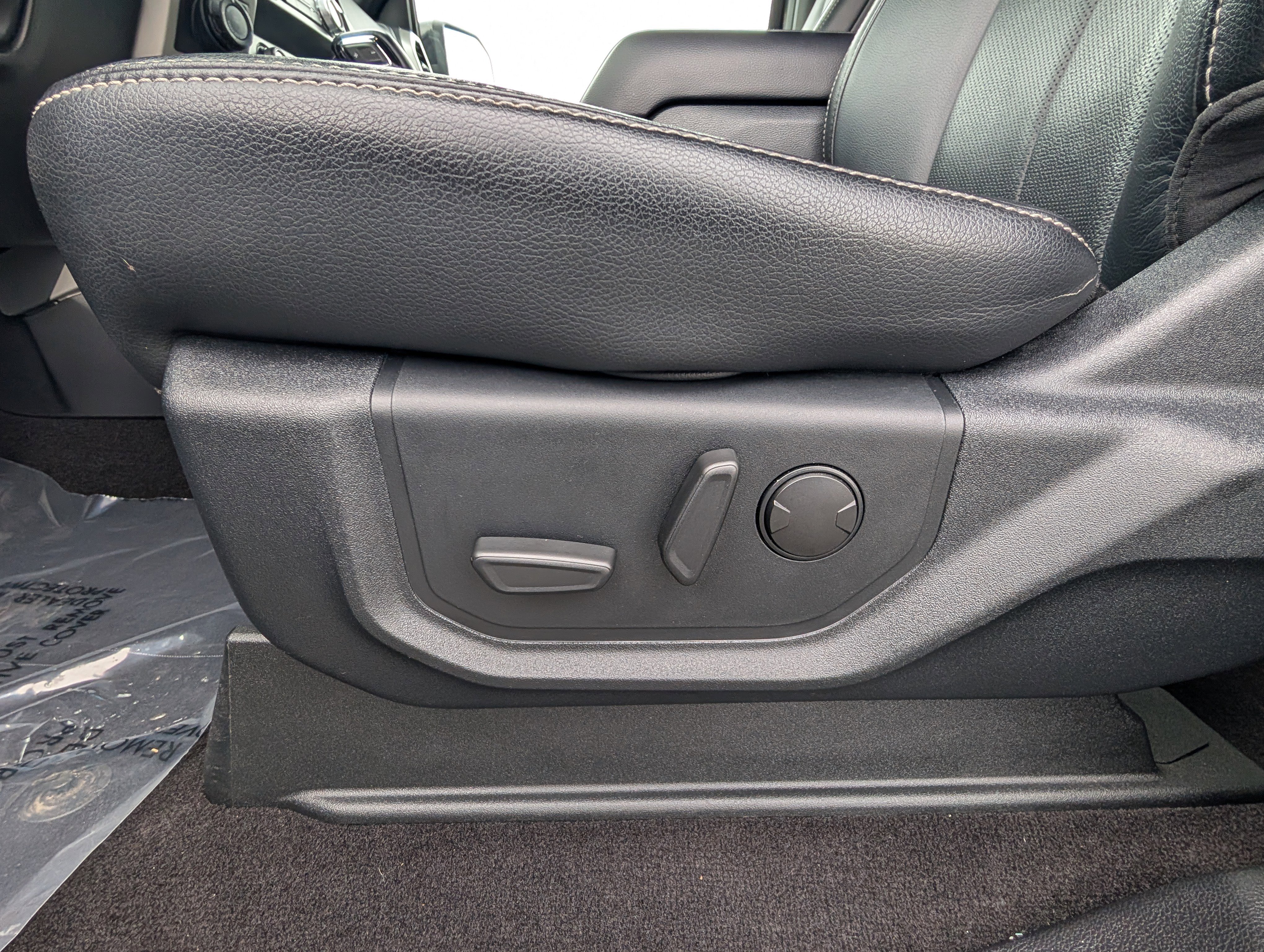 Certified 2020 Ford F150 Lariat w/ Equipment Group 502A Luxury image 19