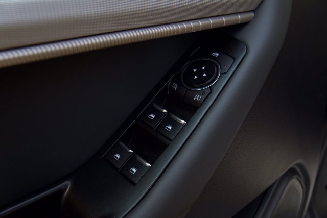 Certified 2025 Ford Explorer Active AWD/4WD image 15