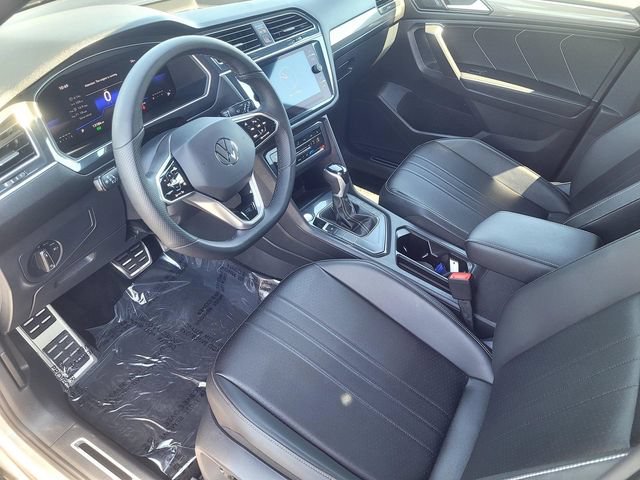 Used 2023 Volkswagen Tiguan SE R-Line FWD image 10