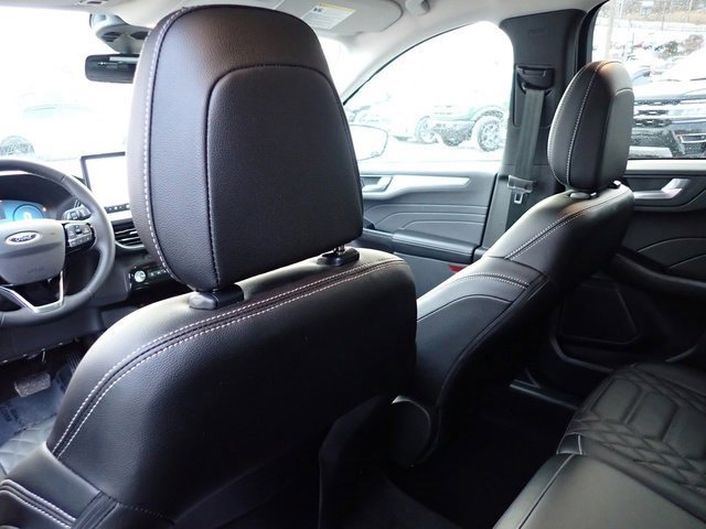 Certified 2024 Ford Escape Platinum w/ Premium Technology Package image 16