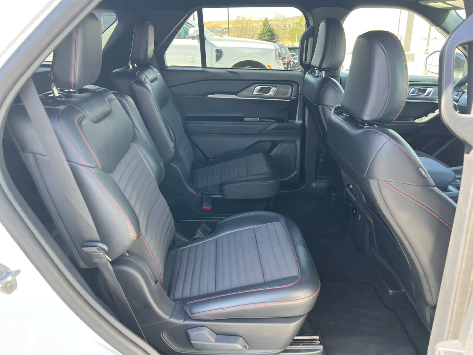 Certified 2025 Ford Explorer ST-Line w/ Premium Package AWD/4WD image 27