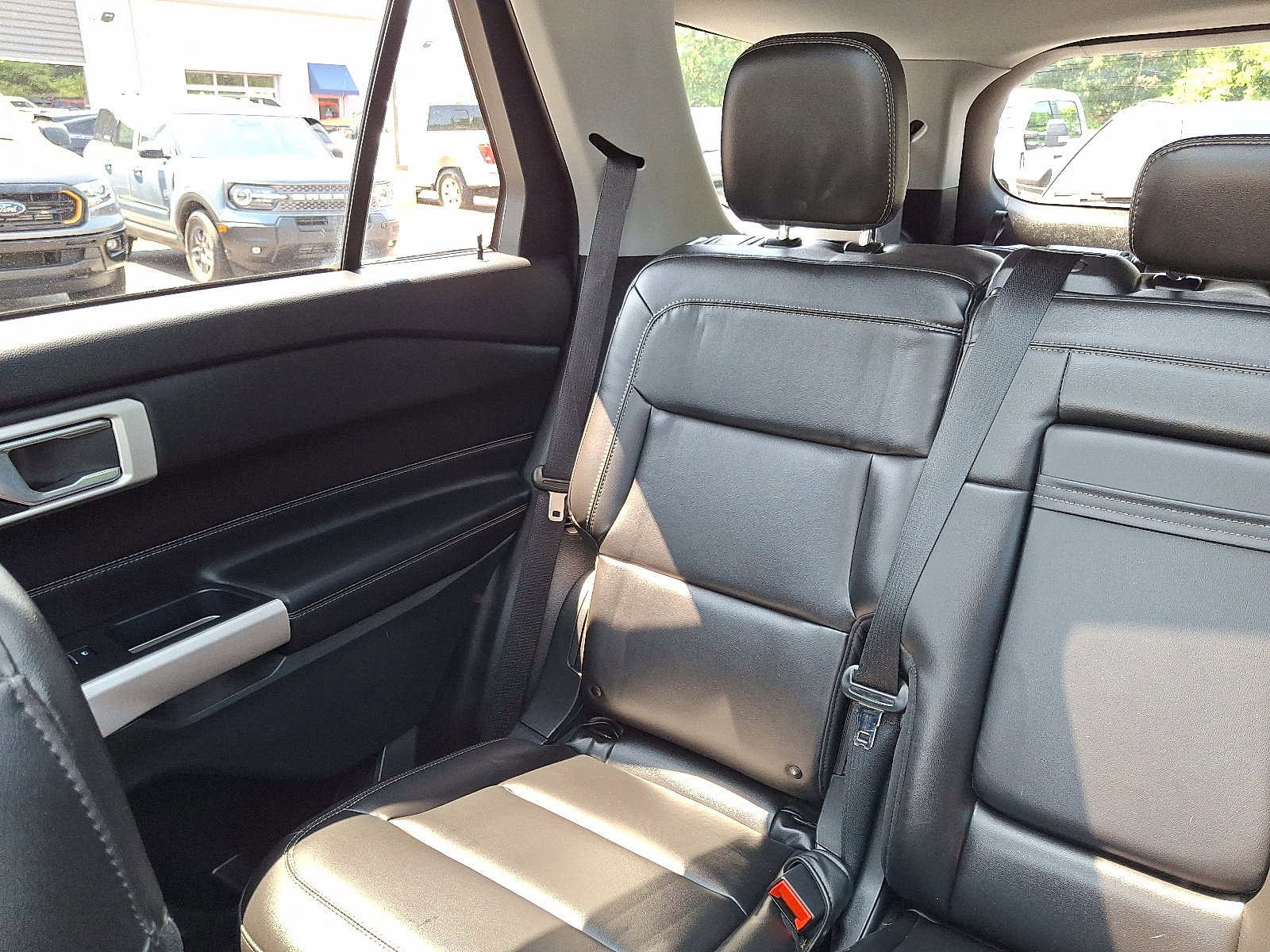 Certified 2022 Ford Explorer XLT w/ Equipment Group 202A image 18