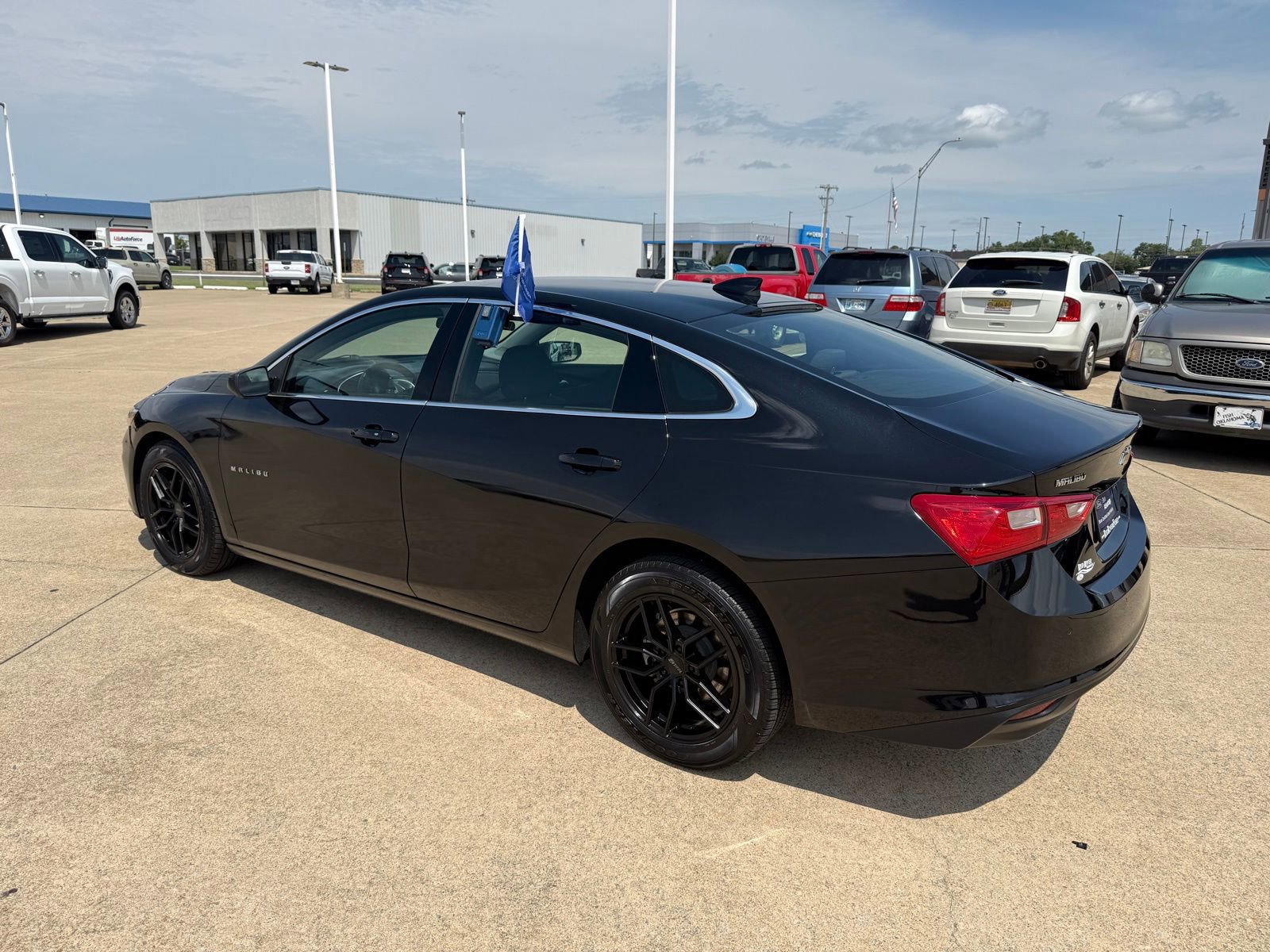 Used 2024 Chevrolet Malibu LT image 3