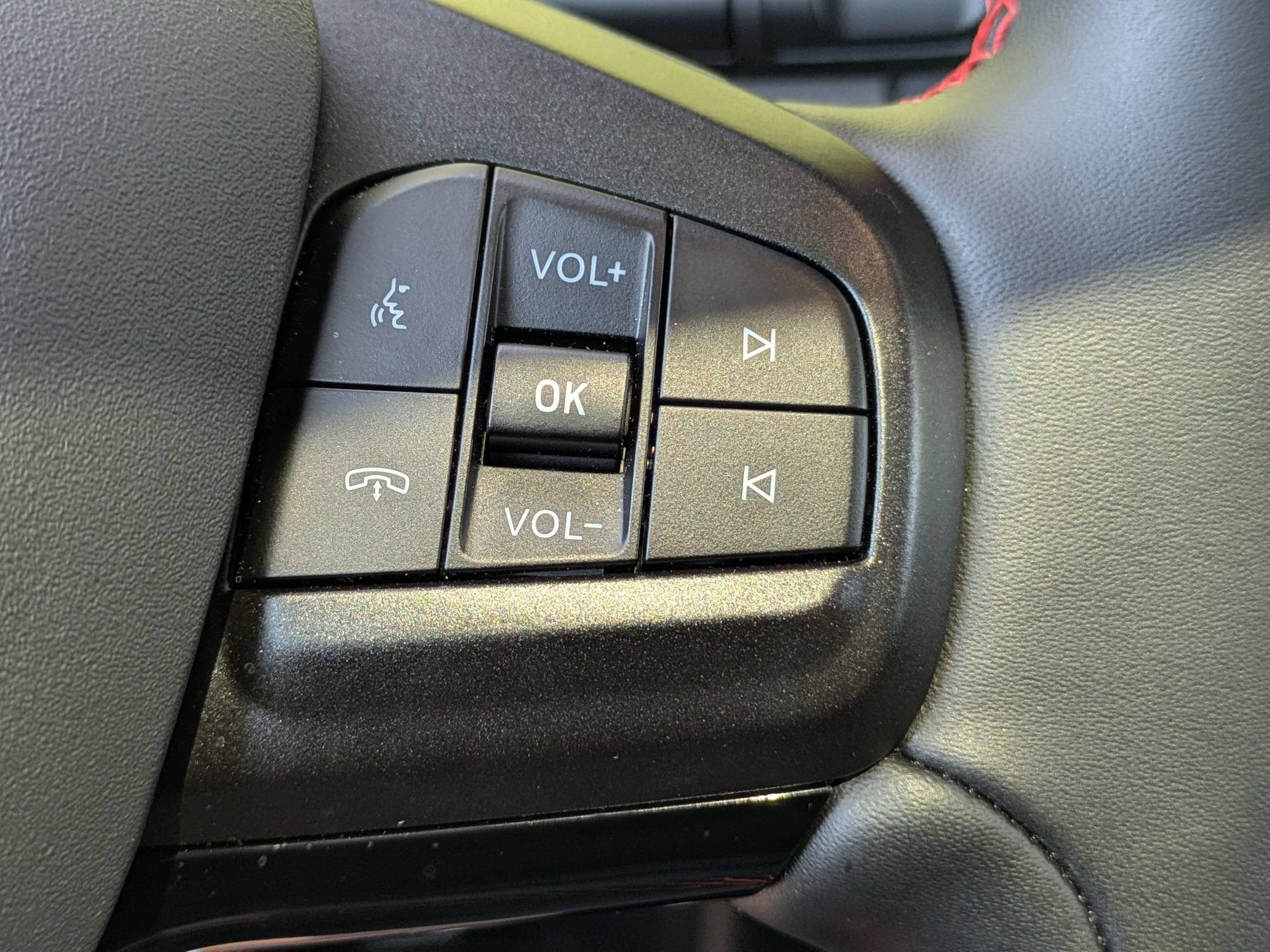 Certified 2025 Ford Mustang Mach-E Premium w/ Sport Appearance Package AWD/4WD image 18
