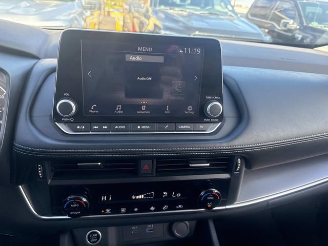 Used 2023 Nissan Rogue SV image 21