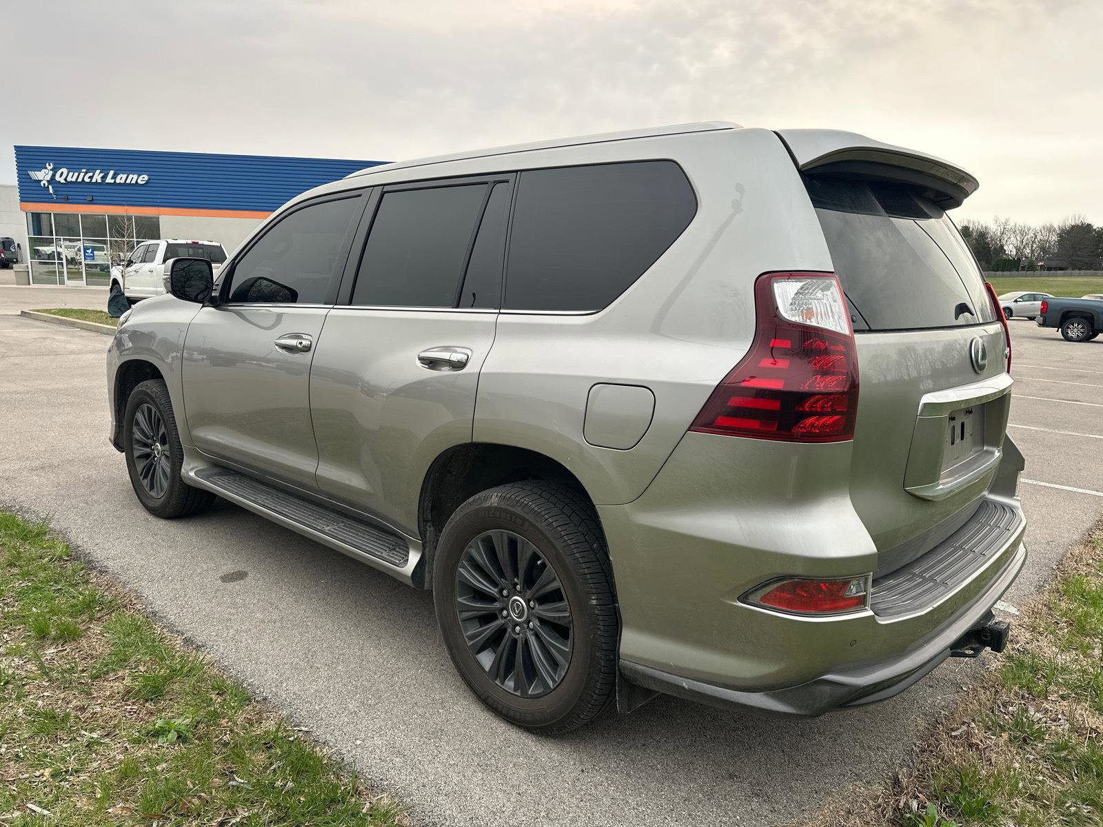 Used 2021 Lexus GX 460 Premium w/ Accessory Package image 5