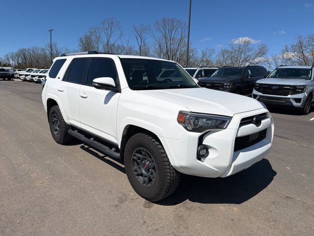 Used 2022 Toyota 4Runner SR5 Premium w/ Moonroof Package AWD/4WD image 4