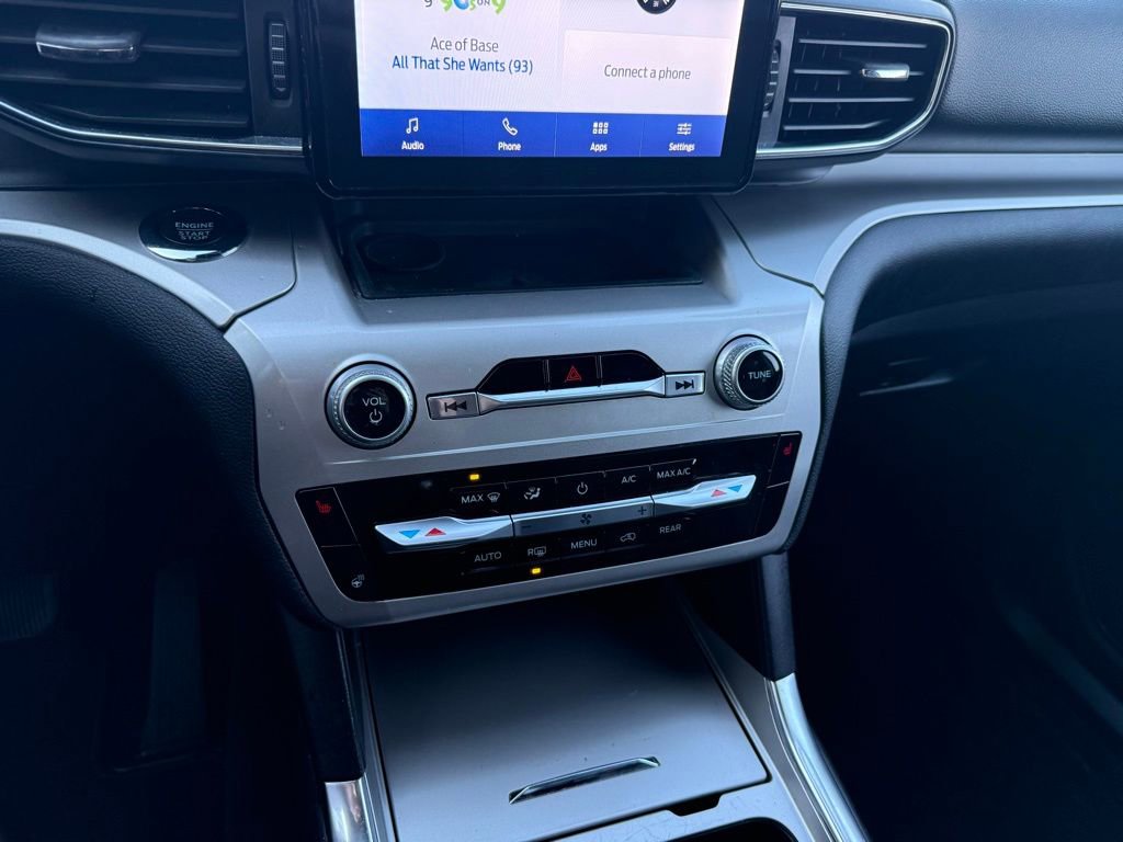 Certified 2022 Ford Explorer XLT w/ Equipment Group 202A image 8