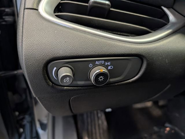 Used 2022 Chevrolet Malibu LT FWD image 15