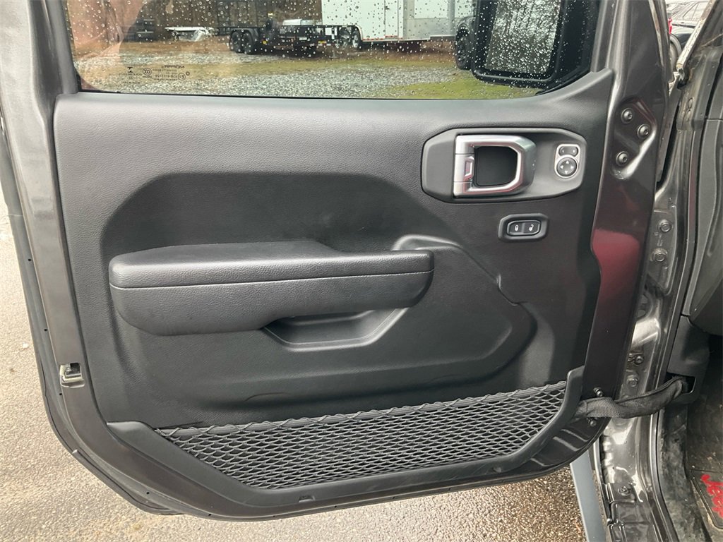 Used 2022 Jeep Gladiator Sport image 17