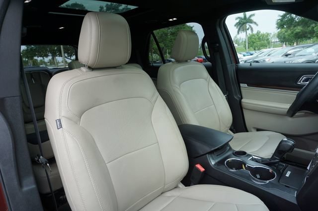 Certified 2018 Ford Explorer Limited FWD image 2