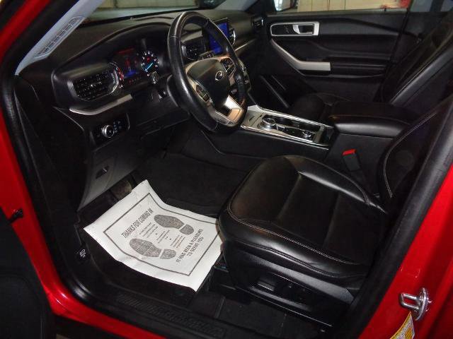 Certified 2022 Ford Explorer XLT w/ Equipment Group 202A image 11