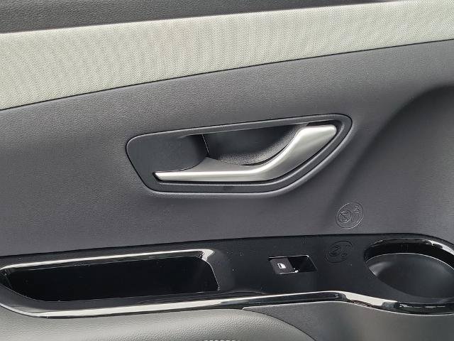 Used 2025 Hyundai Santa Cruz SEL FWD image 13