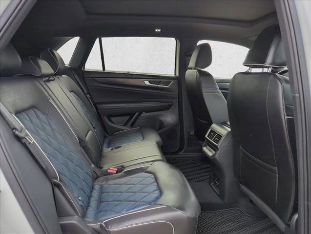 Used 2025 Volkswagen Atlas Cross Sport SEL Premium R-Line AWD/4WD image 21