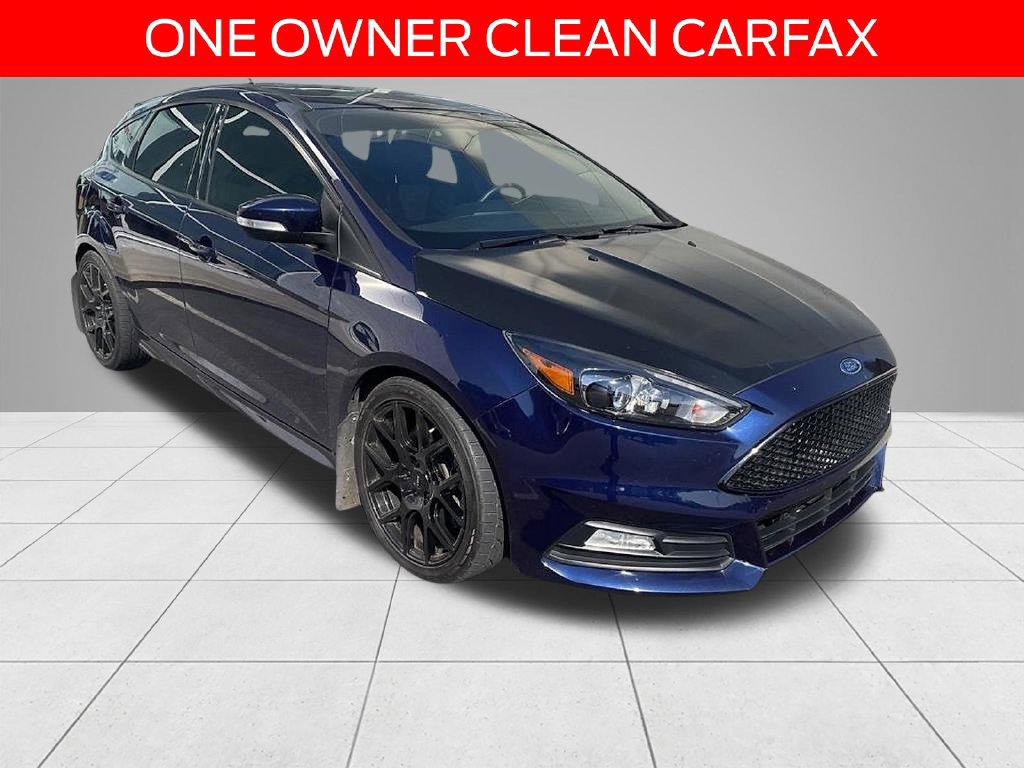 Certified 2017 Ford Focus ST w/ Equipment Group 401A FWD image 3