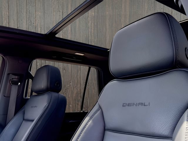 Used 2024 GMC Yukon Denali AWD/4WD image 18