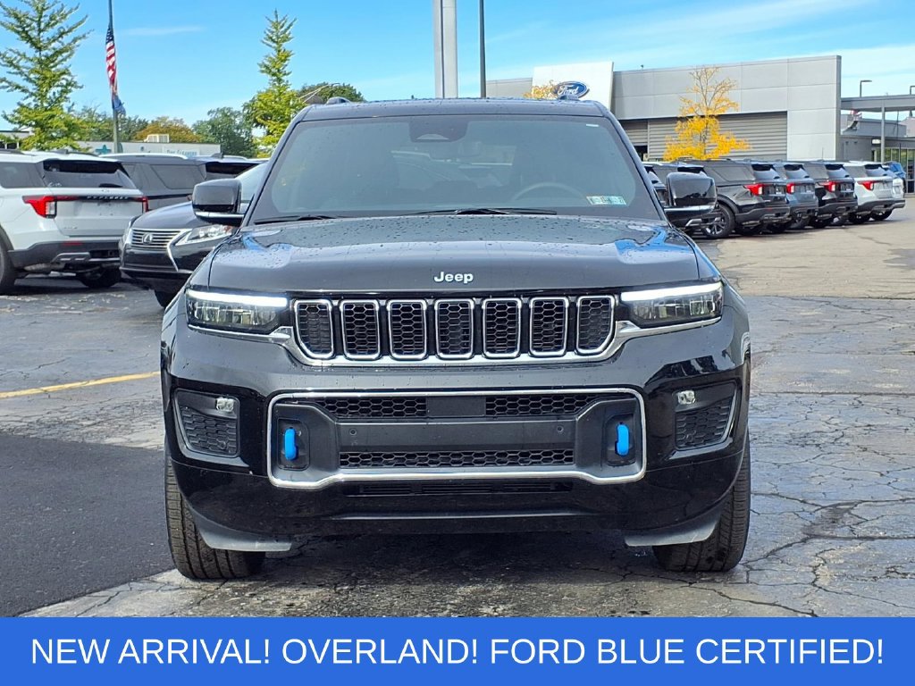 Used 2023 Jeep Grand Cherokee Overland w/ Luxury Tech Group IV AWD/4WD image 25