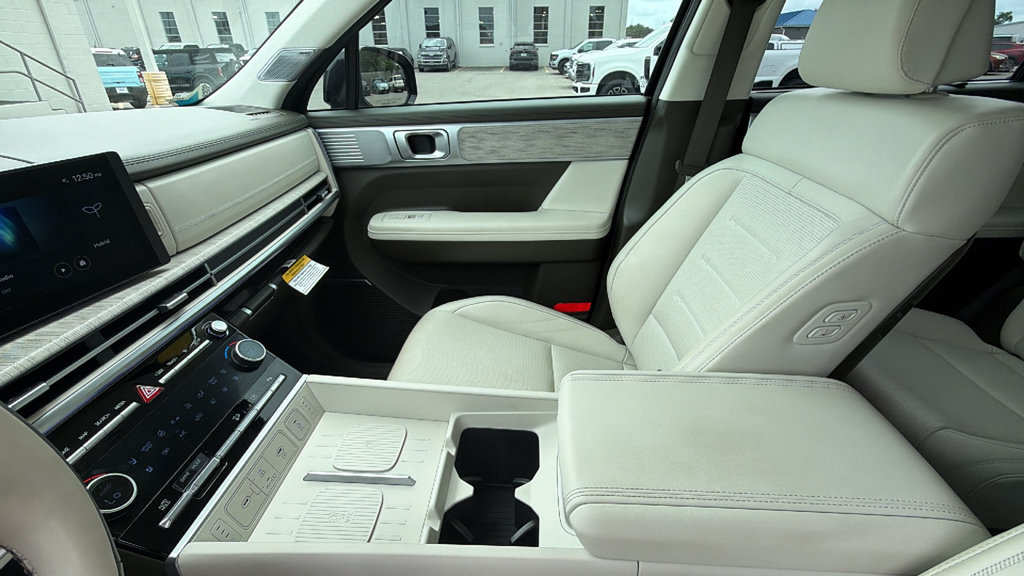 Used 2025 Hyundai Santa Fe Calligraphy FWD image 20