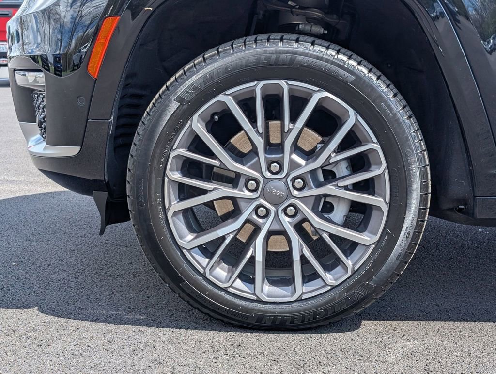 Used 2023 Jeep Grand Cherokee L Summit AWD/4WD image 26