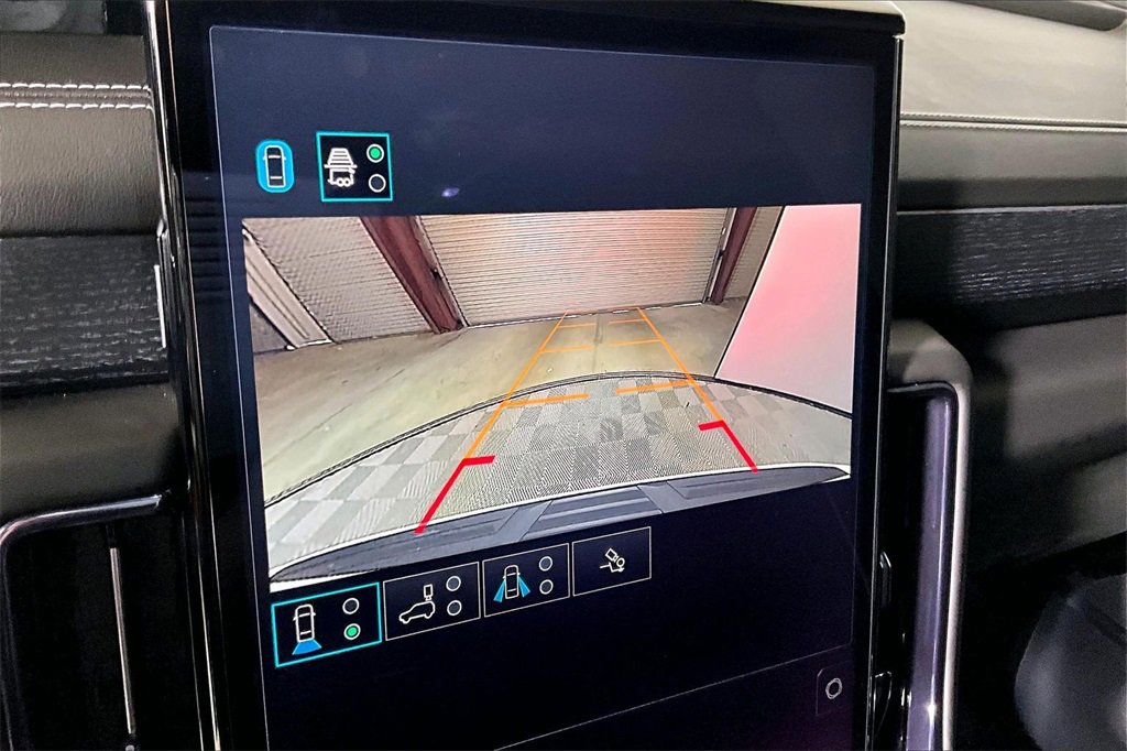 Used 2025 GMC Yukon AT4 Ultimate image 17