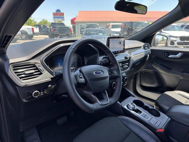 Certified 2025 Ford Escape ST-Line AWD/4WD image 18