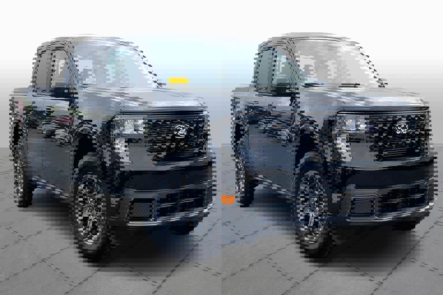 Certified 2025 Ford Maverick XLT image 4