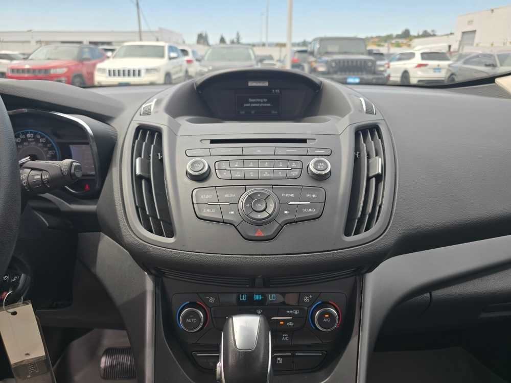 Certified 2017 Ford C-MAX Energi SE FWD image 12