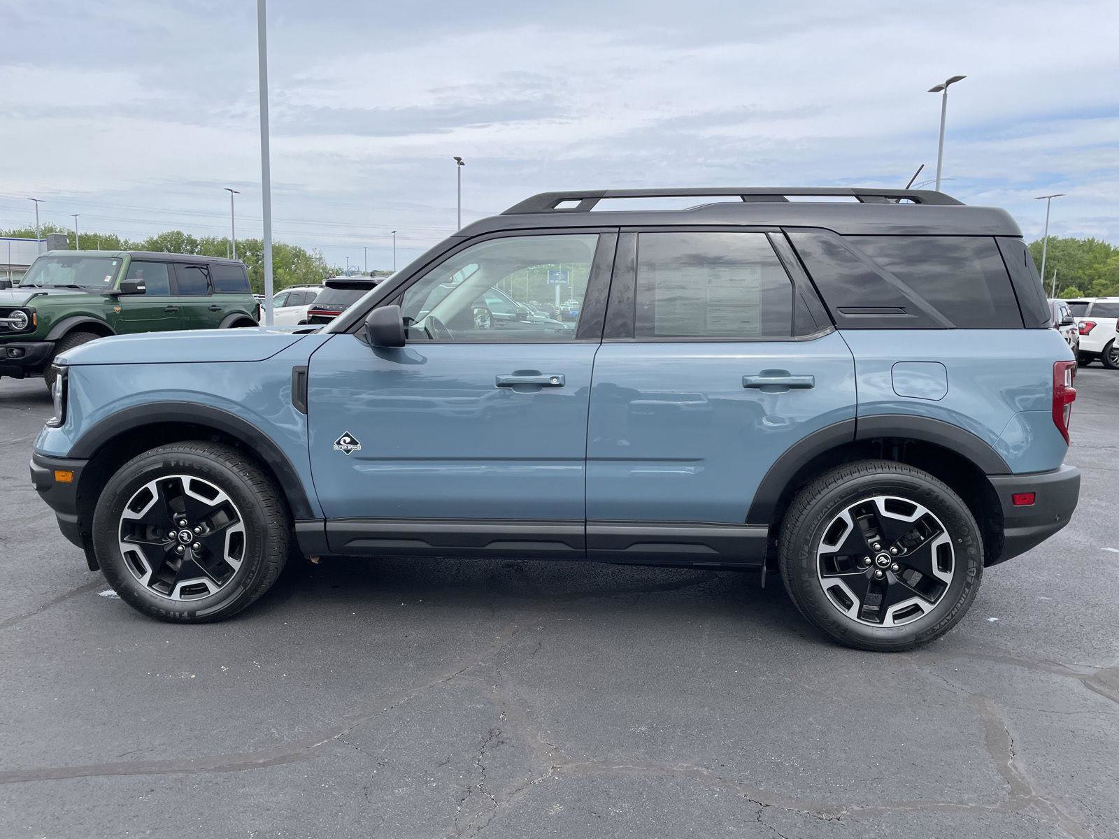 Certified 2022 Ford Bronco Sport Outer Banks w/ Tech Package AWD/4WD image 2