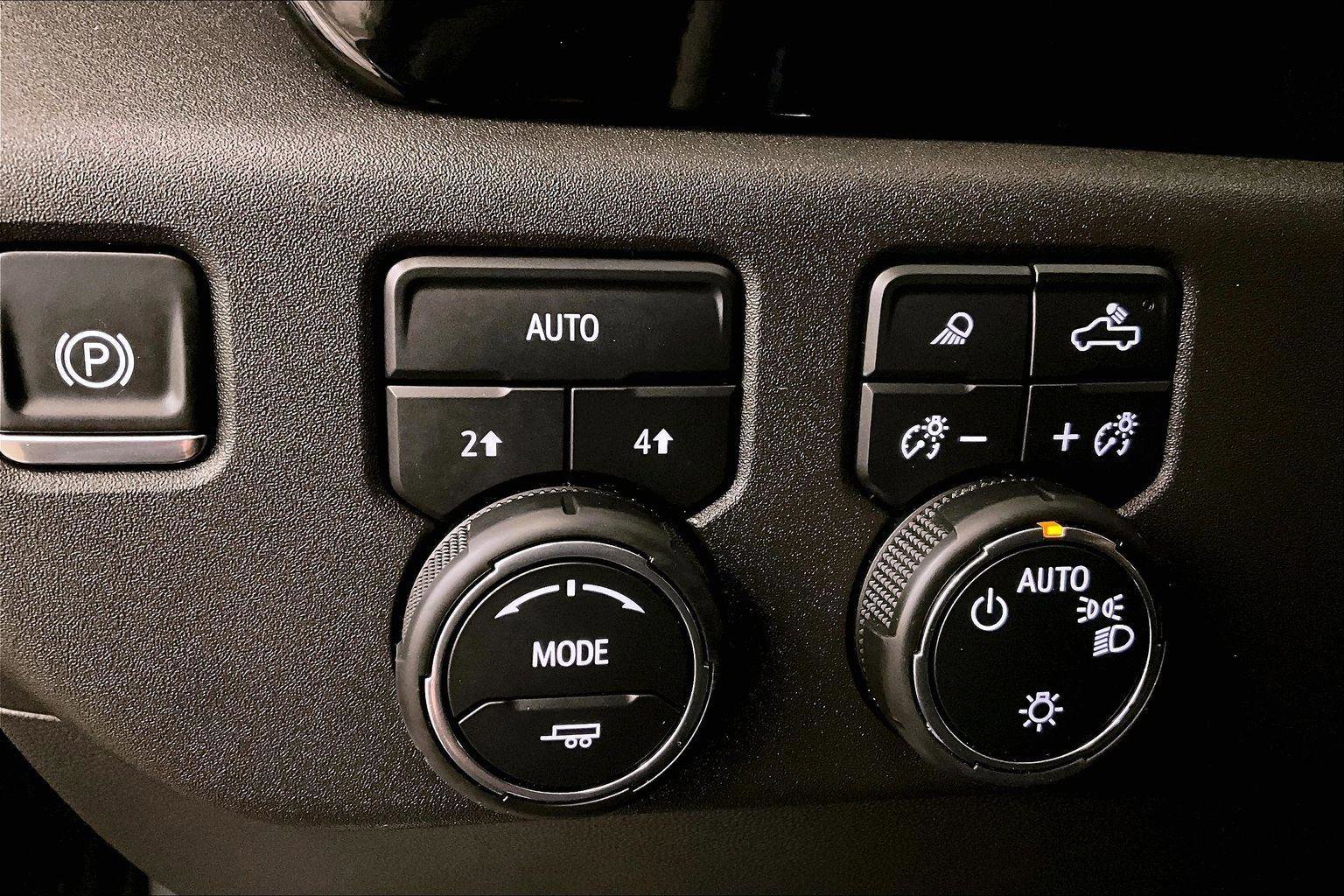 Used 2025 Chevrolet Silverado 1500 LT w/ Safety Package image 30