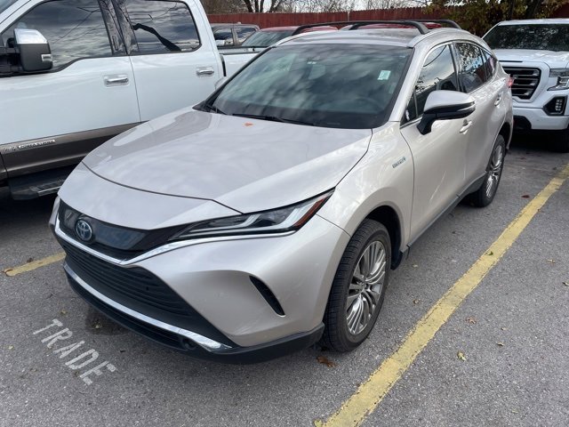 Used 2021 Toyota Venza Limited image 2