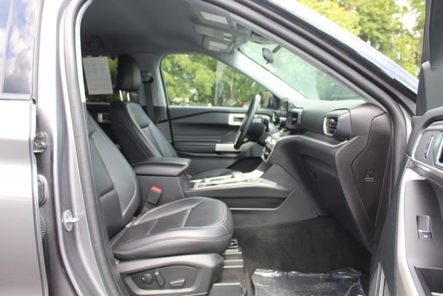 Certified 2024 Ford Explorer XLT w/ Equipment Group 202A AWD/4WD image 26