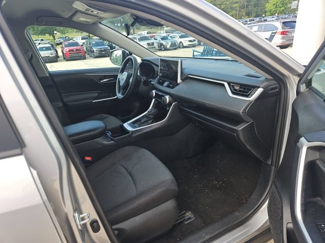 Used 2024 Toyota RAV4 XLE FWD image 28