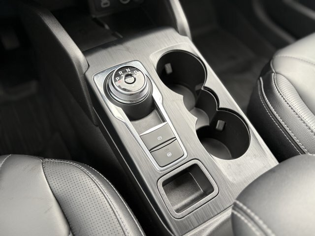 Certified 2025 Ford Escape Platinum w/ Premium Technology Package FWD image 17
