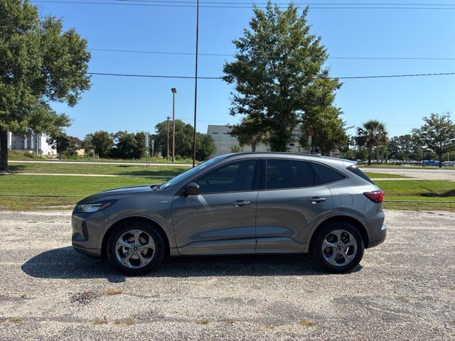 Certified 2023 Ford Escape ST-Line w/ Tech Pack #1 FWD image 6