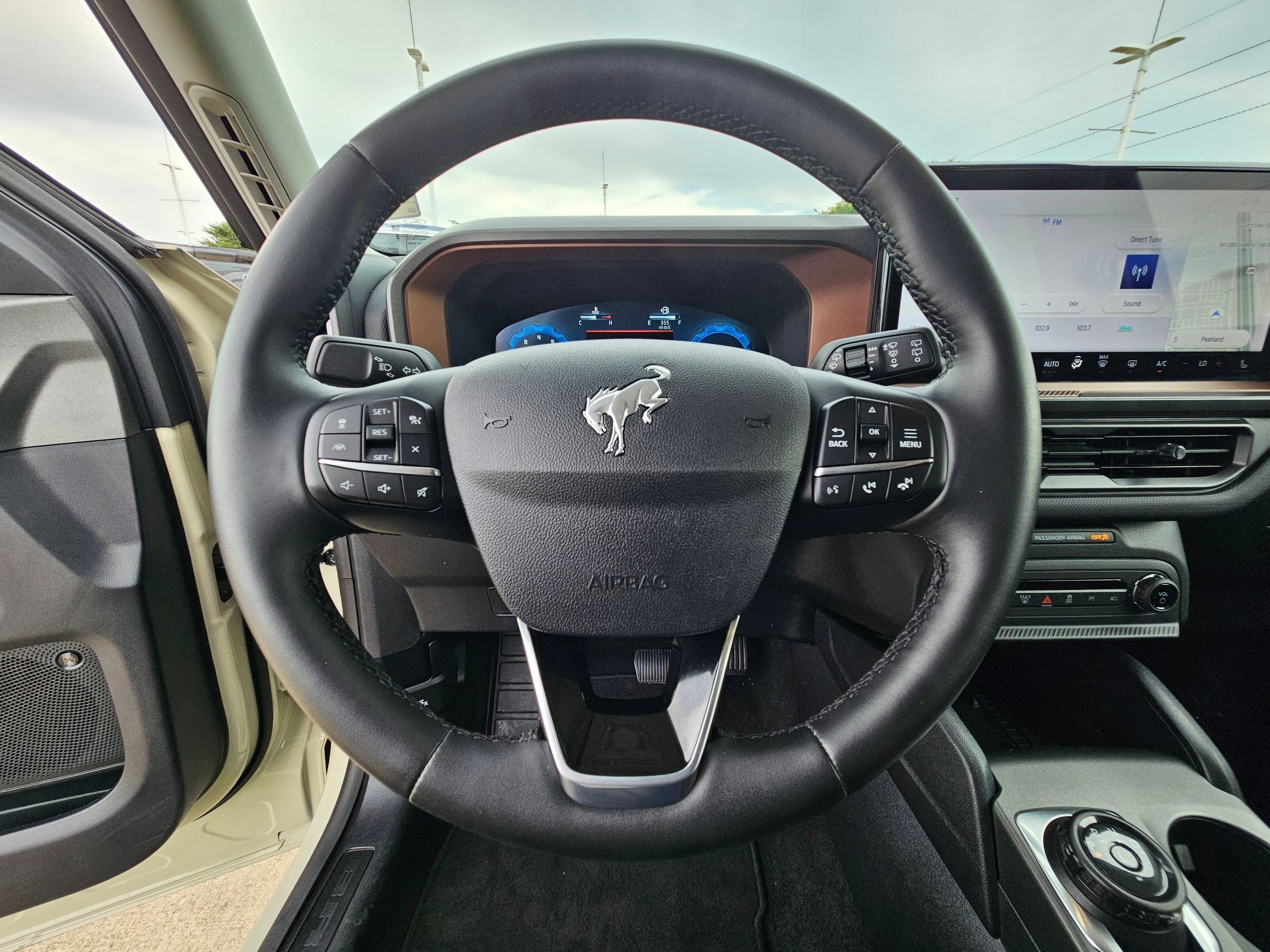 Certified 2025 Ford Bronco Sport Outer Banks w/ Outer Banks Tech Package+ AWD/4WD image 18