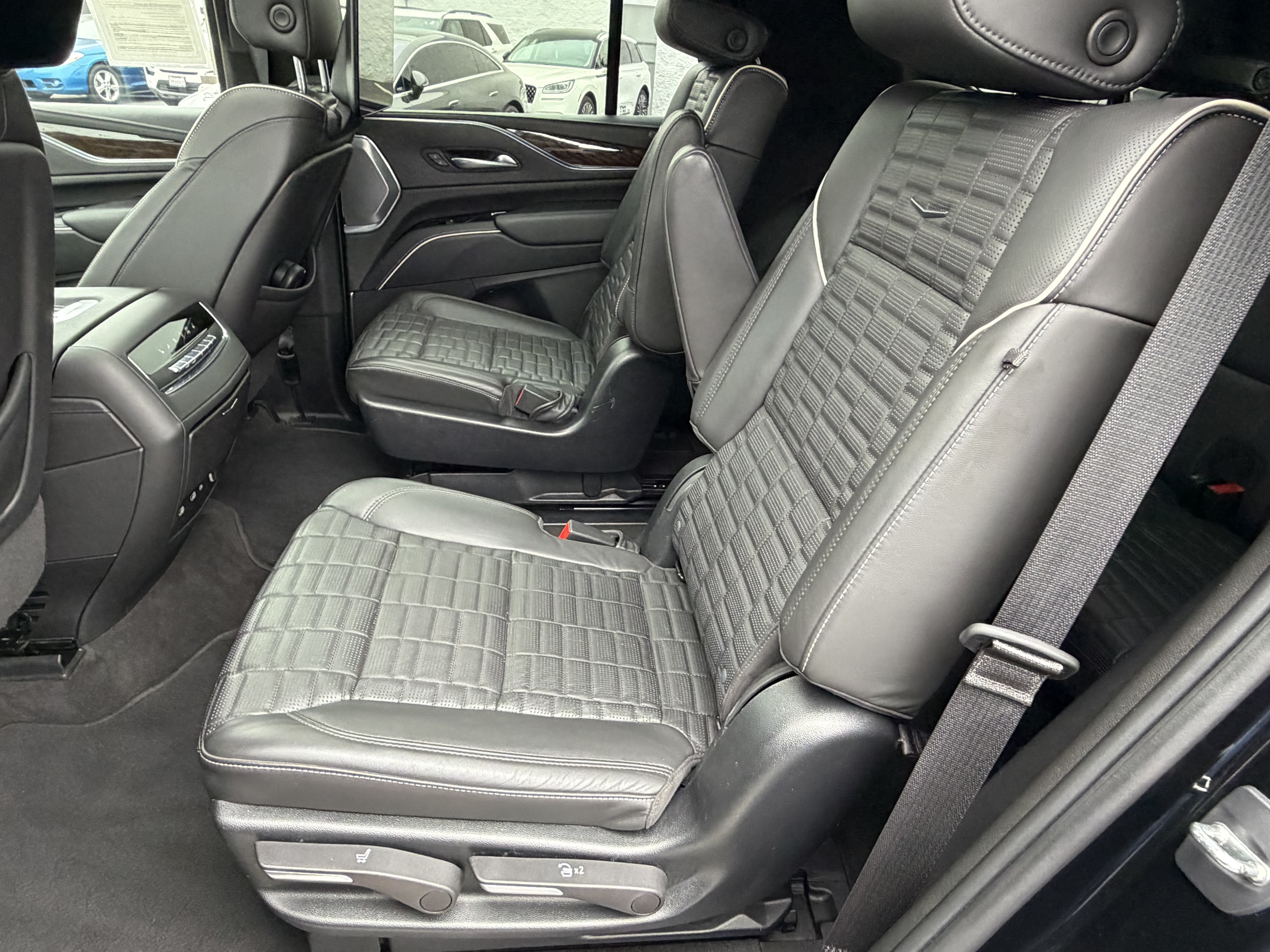 Used 2023 Cadillac Escalade Sport Platinum AWD/4WD image 24