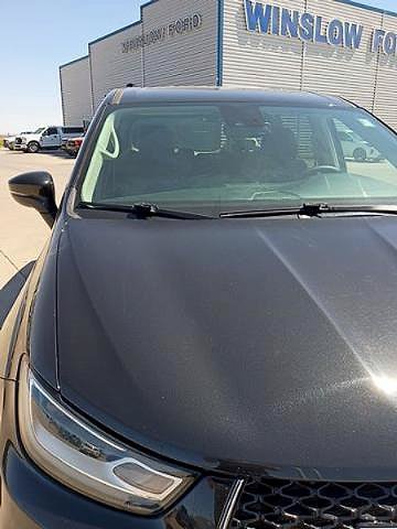 Used 2023 Chrysler Pacifica Touring-L FWD image 5