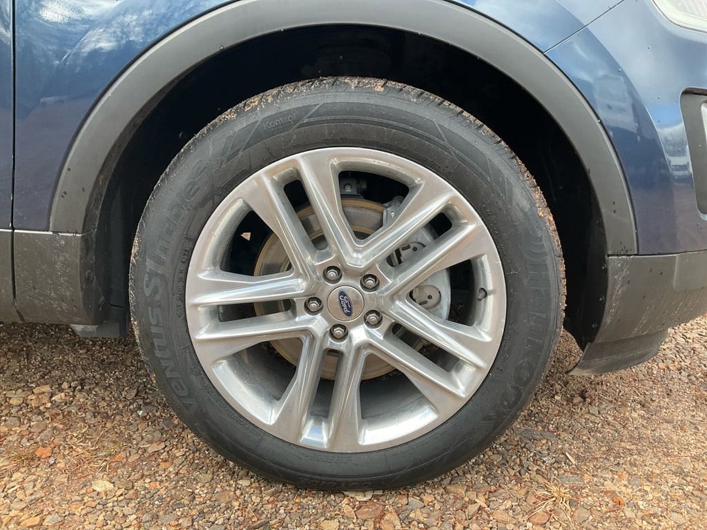 Certified 2017 Ford Explorer XLT w/ Equipment Group 202A image 10